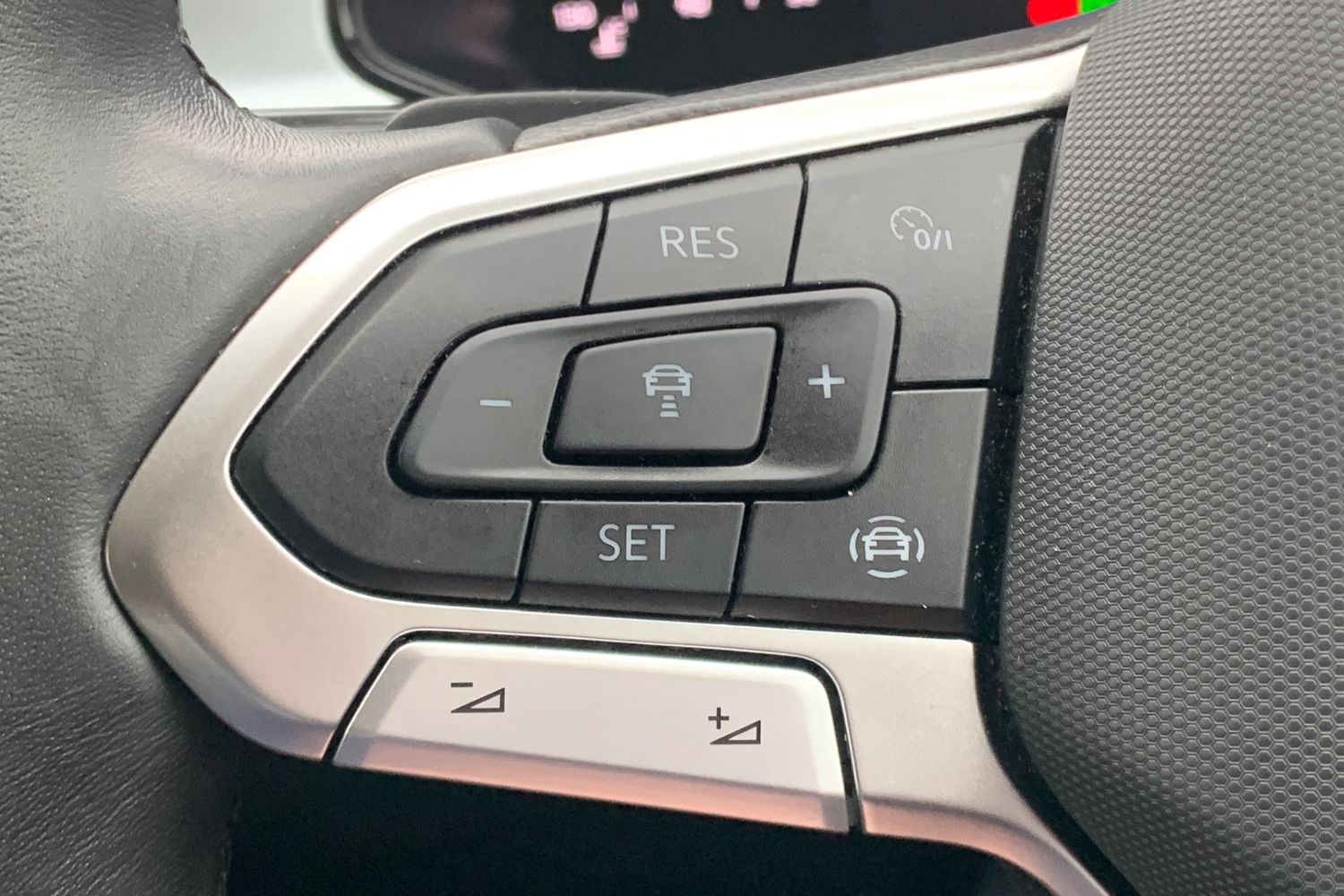 Used Volkswagen T-Roc 2024 for sale - 77283690: Photo 24