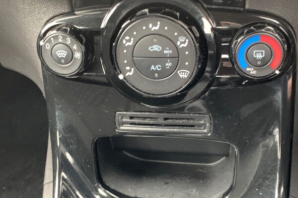 Used Ford Fiesta 2014 for sale - 76288505: Photo 29