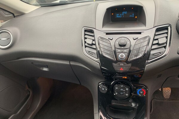 Used Ford Fiesta 2014 for sale - 76288505: Photo 36