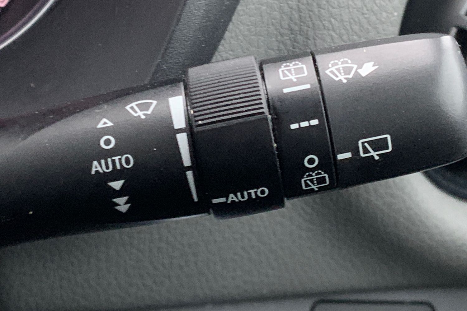 Used Toyota Yaris 2019 for sale - 76763120: Photo 25