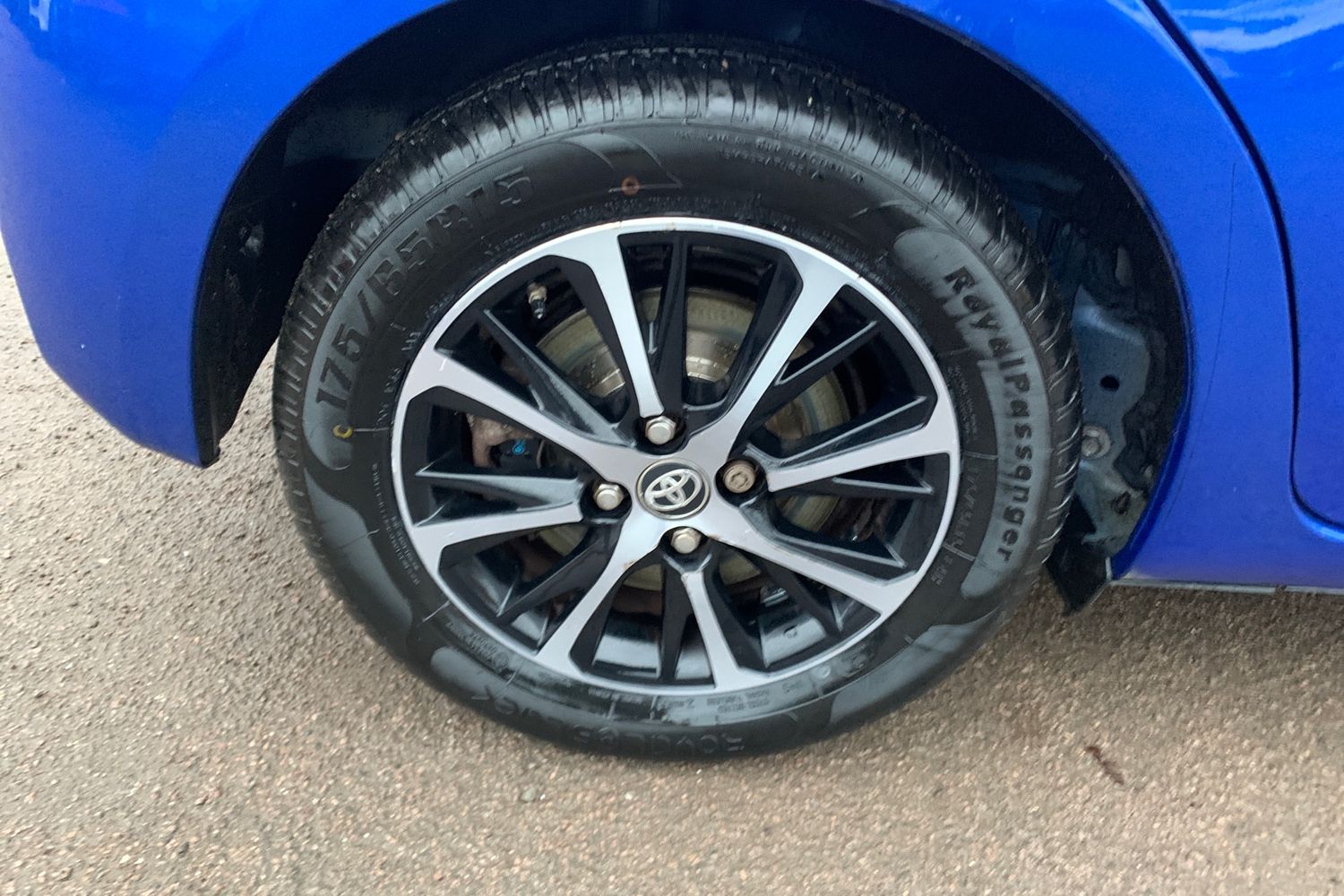 Used Toyota Yaris 2019 for sale - 76763120: Photo 30