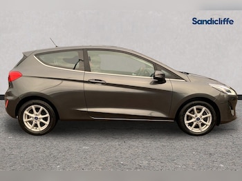 Used Ford Fiesta 2018 for sale - 76532118: Photo