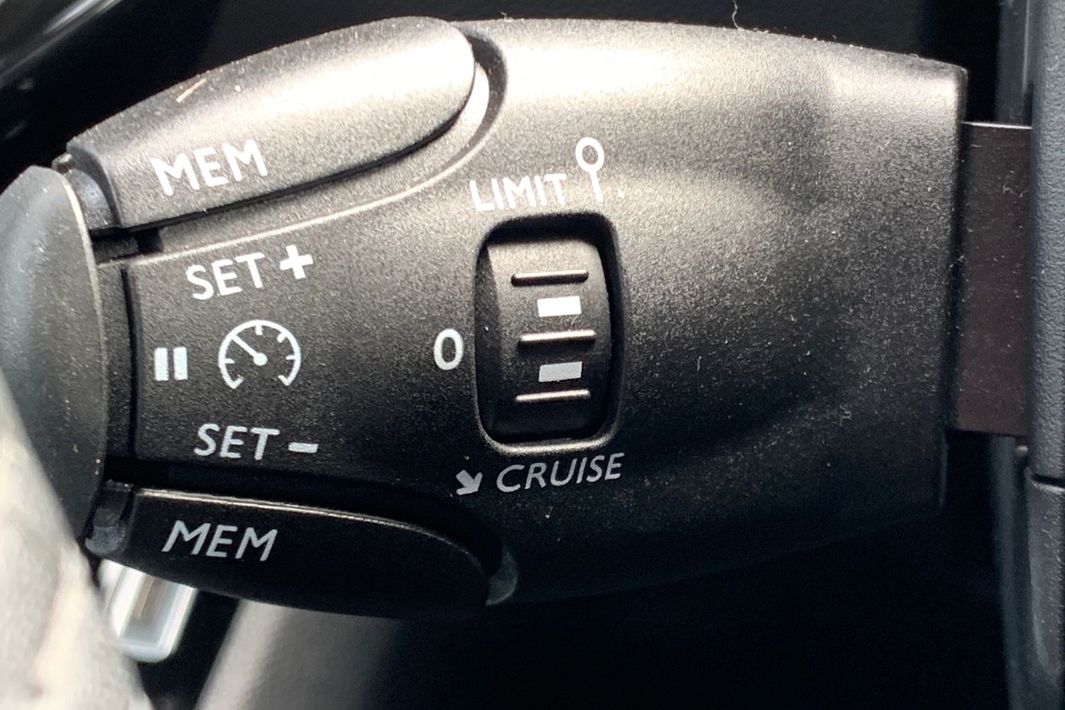 Used Peugeot 2008 2023 for sale - 78070691: Photo 24