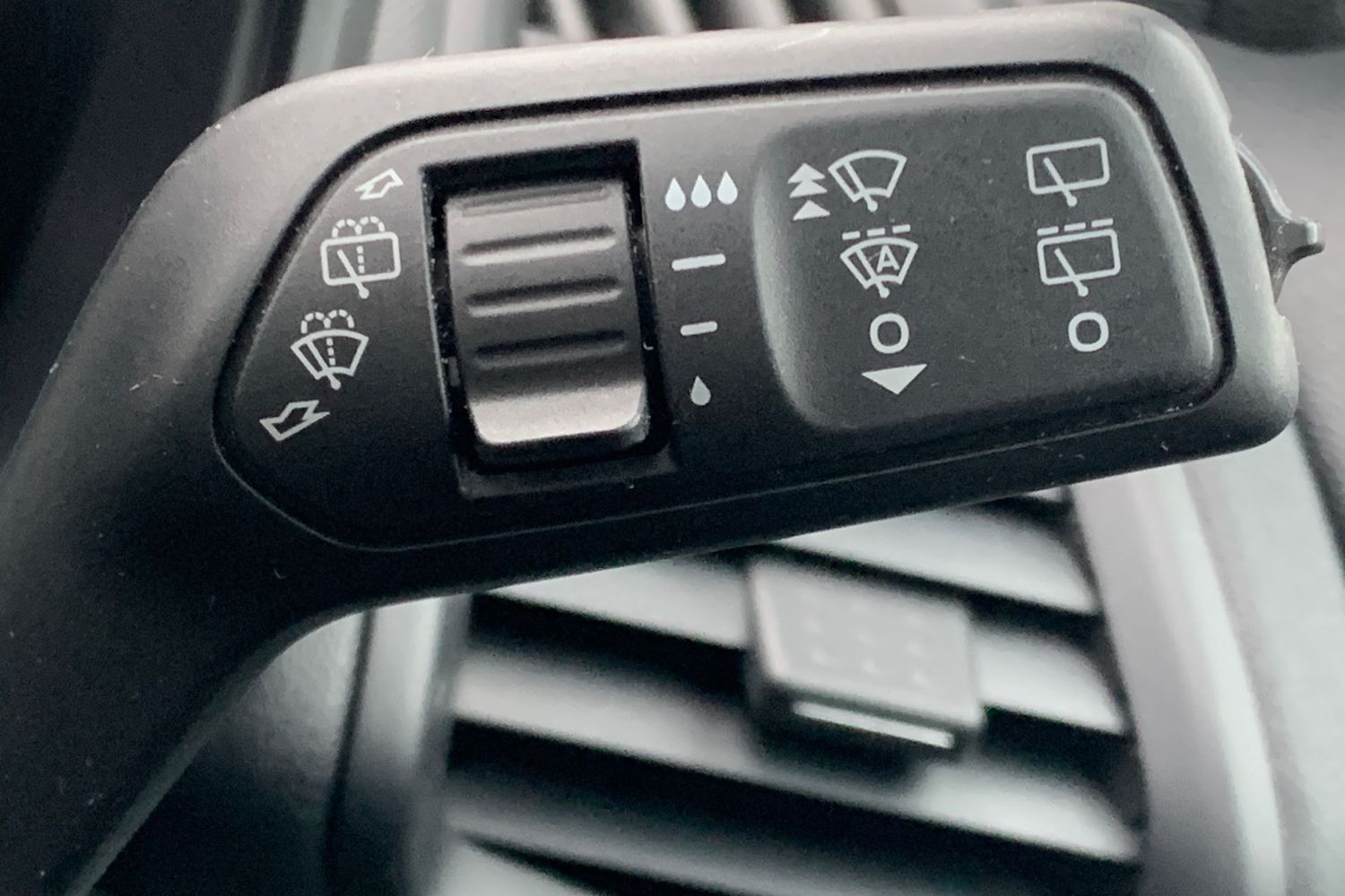 Used Ford Ecosport 2018 for sale - 77136908: Photo 33