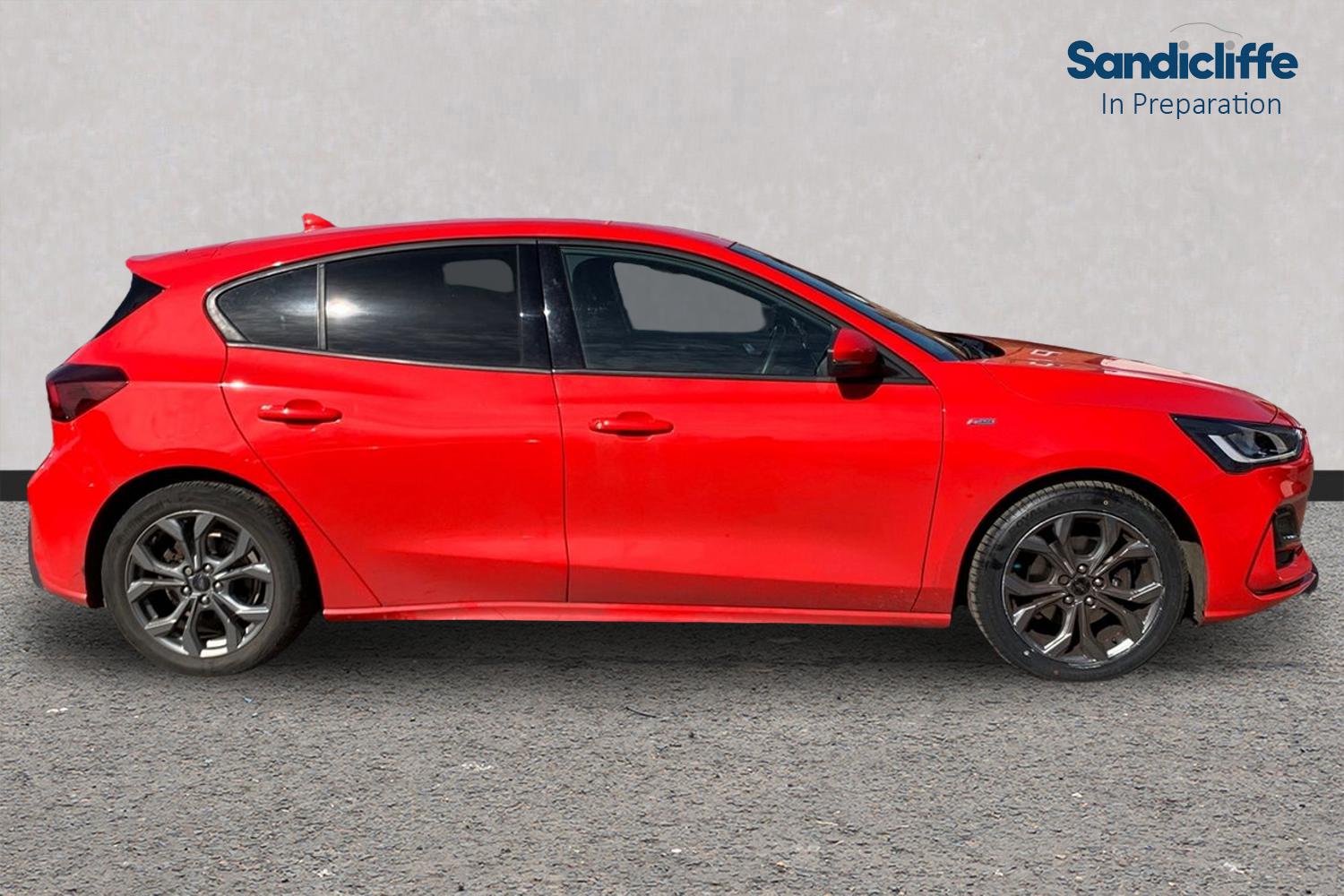 Used Ford Focus 2023 for sale - 77917175: Photo 2