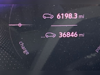 Used Renault Megane E Tech 2024 for sale - 77521862: Photo