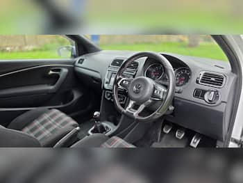 Used Volkswagen Polo 2016 for sale - 79865471: Photo