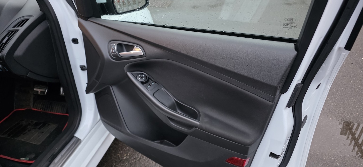 Used Ford Focus 2017 for sale - 77897798: Photo 15