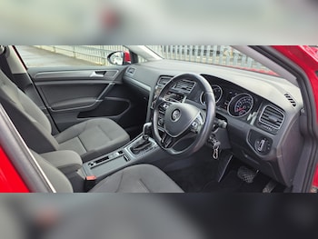 Used Volkswagen Golf 2017 for sale - 78571372: Photo