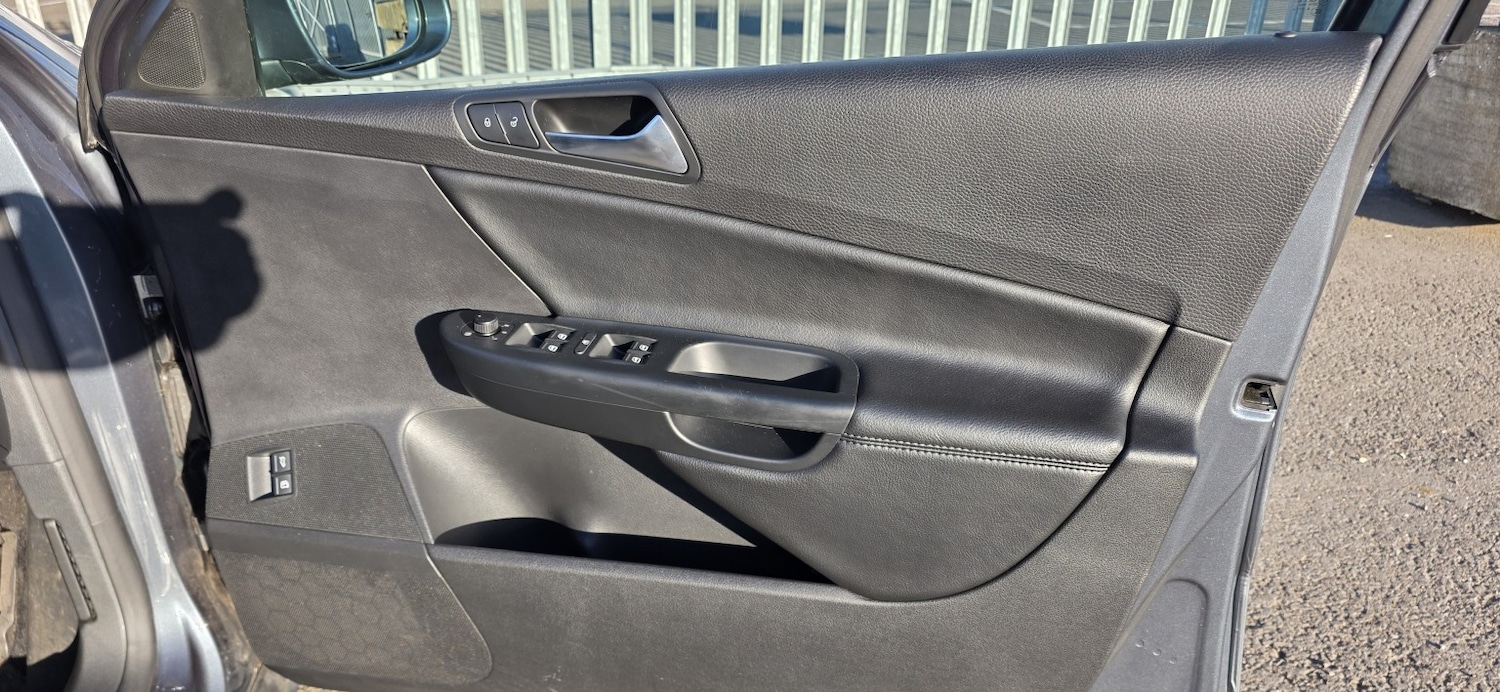 Used Volkswagen Passat 2010 for sale - 77977126: Photo 15