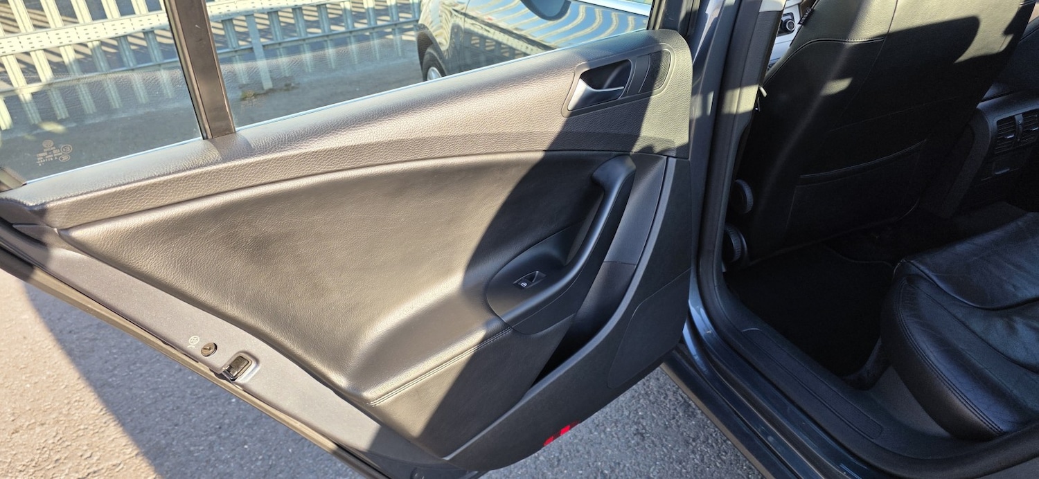 Used Volkswagen Passat 2010 for sale - 77977126: Photo 24