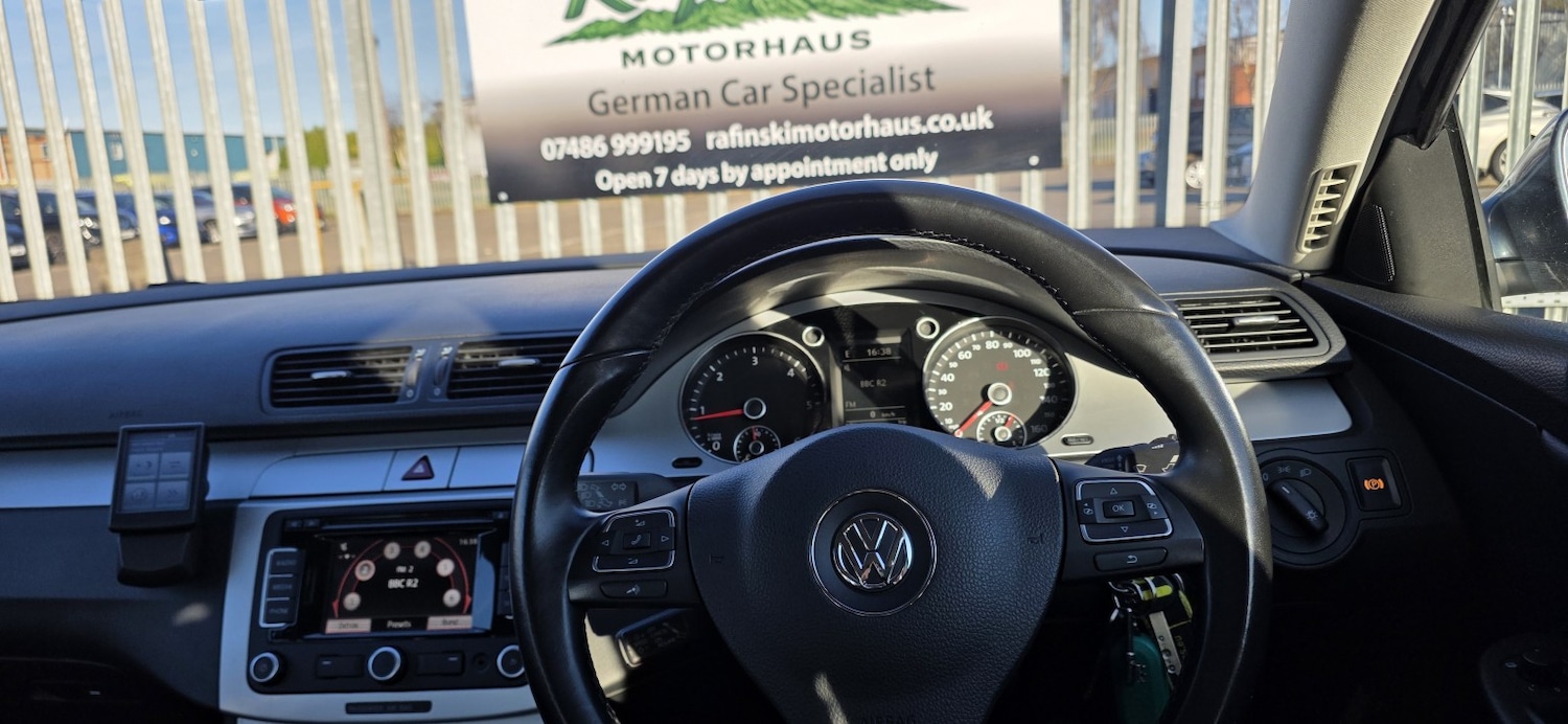 Used Volkswagen Passat 2010 for sale - 77977126: Photo 32