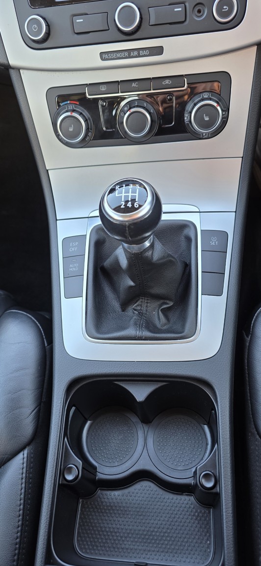 Used Volkswagen Passat 2010 for sale - 77977126: Photo 35