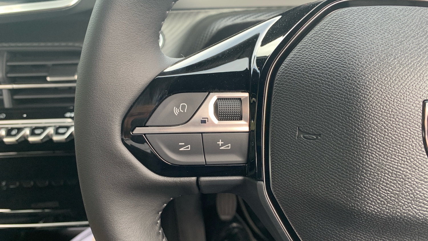 Used Peugeot 2008 2025 for sale - 77057680: Photo 24