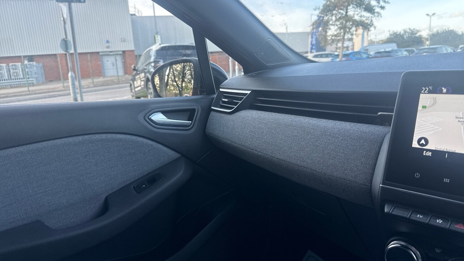 Used Renault Clio 2024 for sale - 76202075: Photo 27