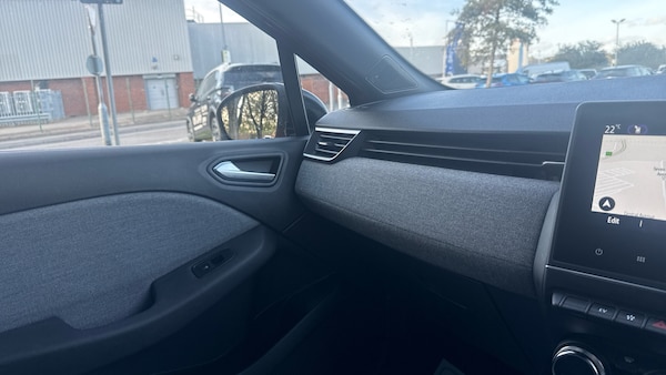 Used Renault Clio 2024 for sale - 76202075: Photo 27