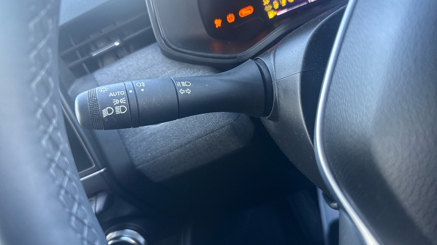 Used Renault Clio 2024 for sale - 76202075: Photo 29