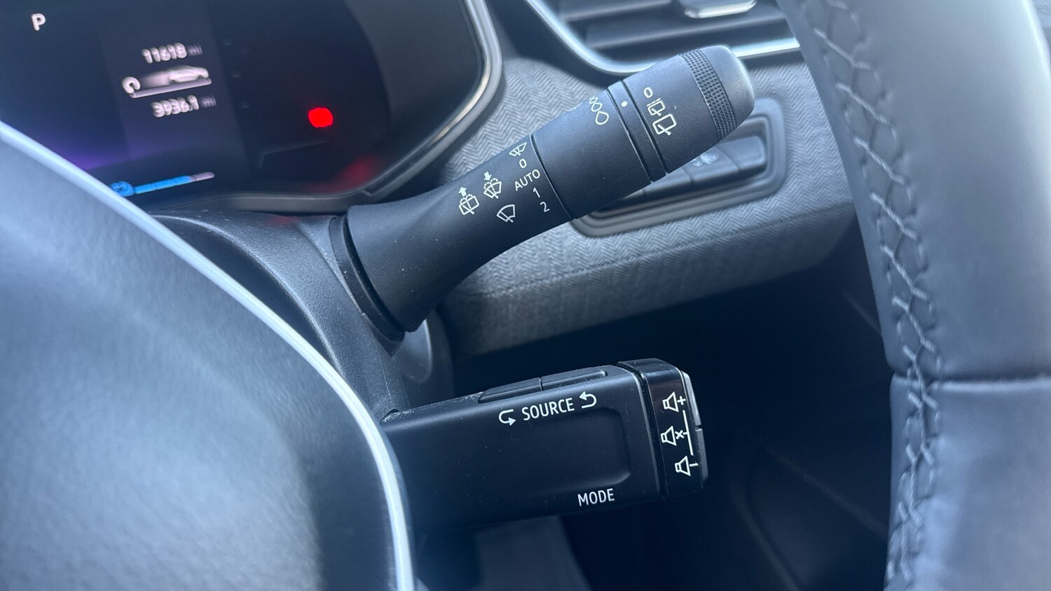 Used Renault Clio 2024 for sale - 76202075: Photo 30