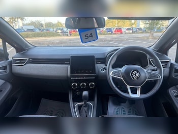 Used Renault Clio 2024 for sale - 76202075: Photo 4