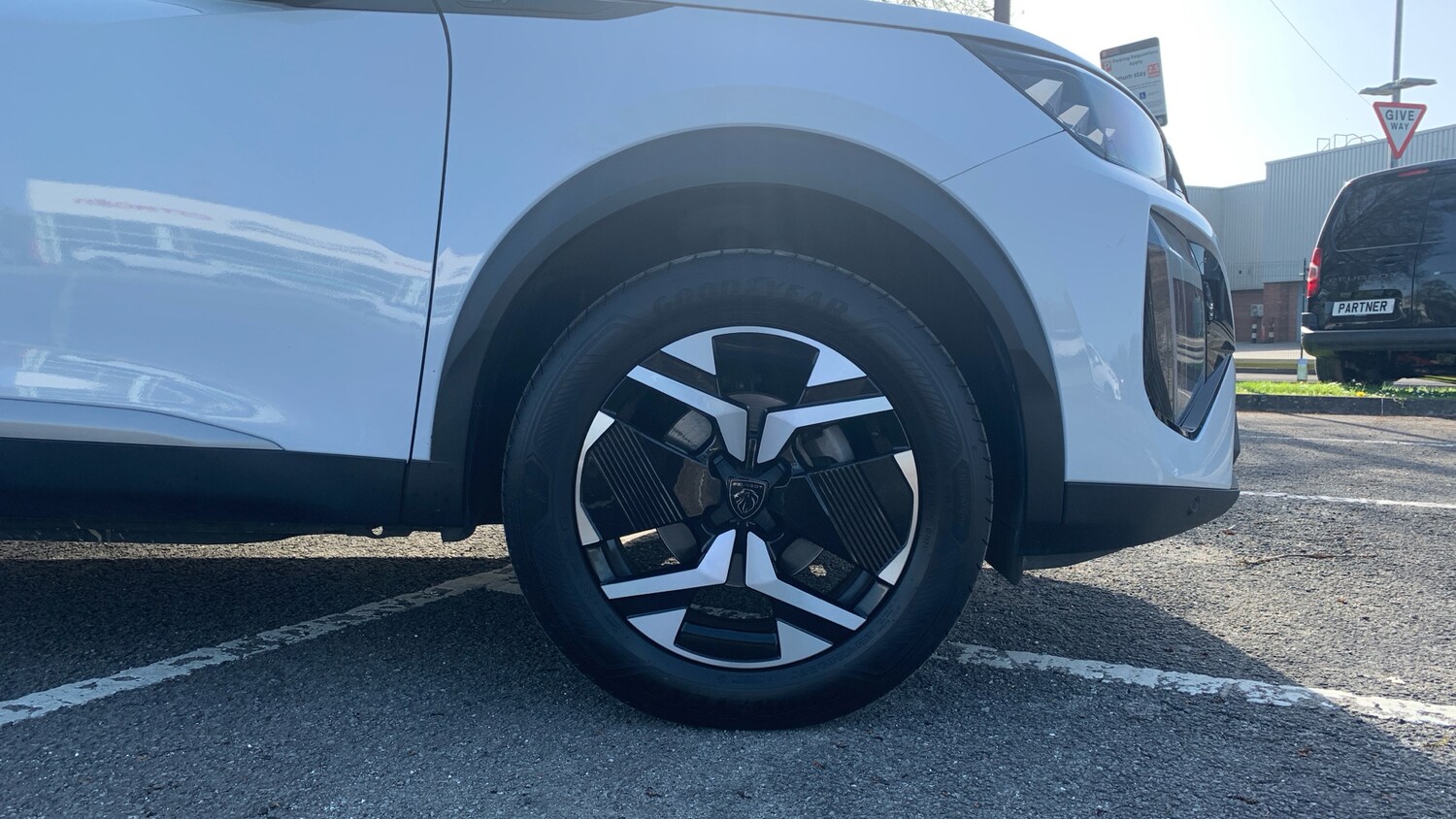 Used Peugeot 2008 2025 for sale - 78206010: Photo 17