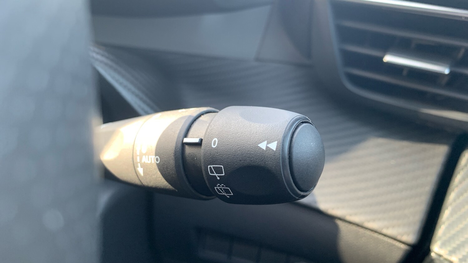 Used Peugeot 2008 2025 for sale - 78206010: Photo 28