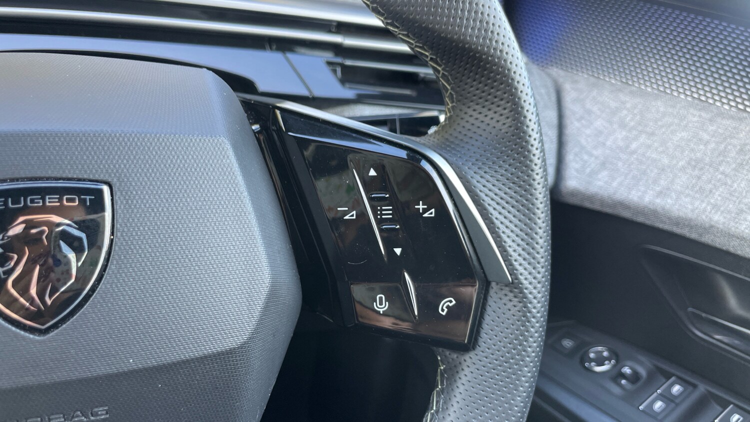 Used Peugeot 3008 2024 for sale - 75942627: Photo 24