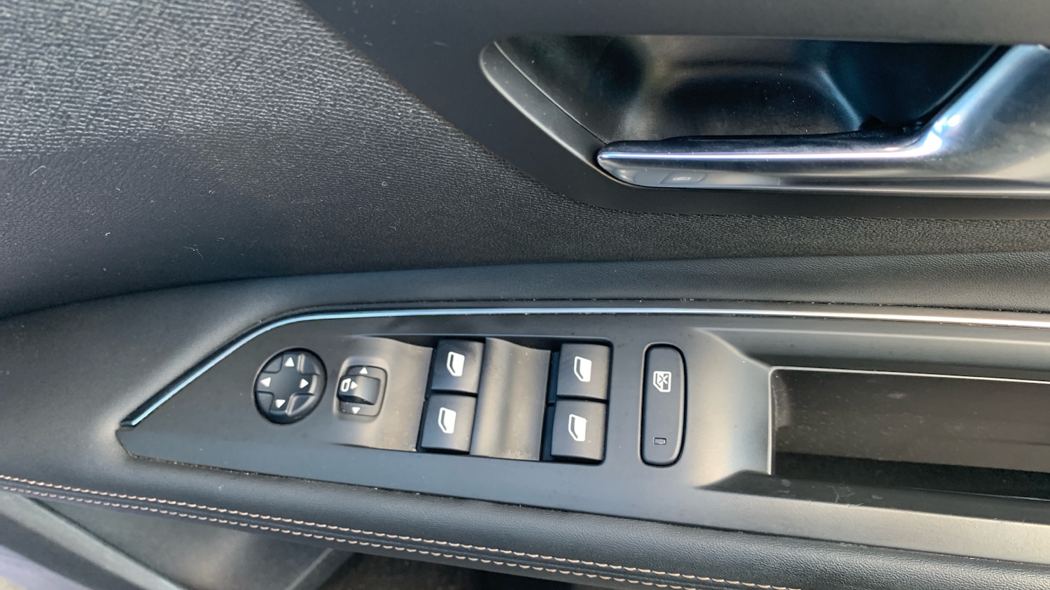 Used Peugeot 3008 2019 for sale - 76308010: Photo 22