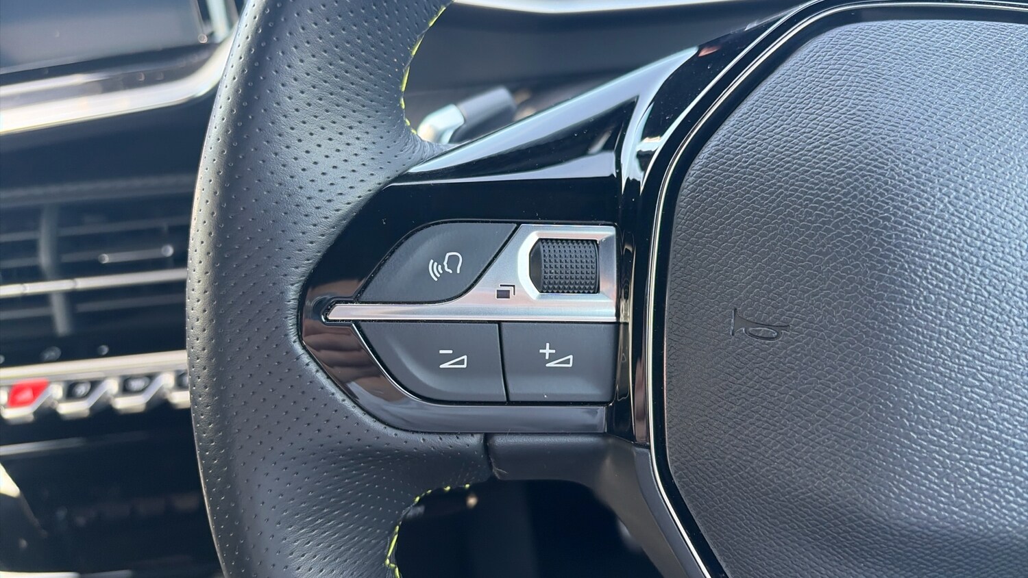 Used Peugeot 2008 2023 for sale - 78186275: Photo 23