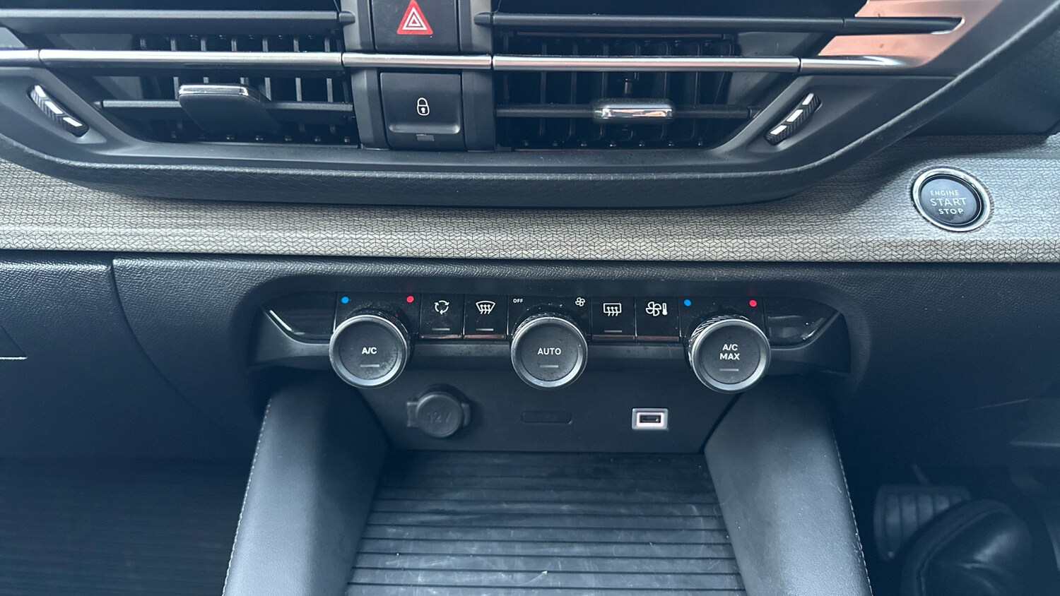 Used Citroen C5 X 2023 for sale - 77372307: Photo 39