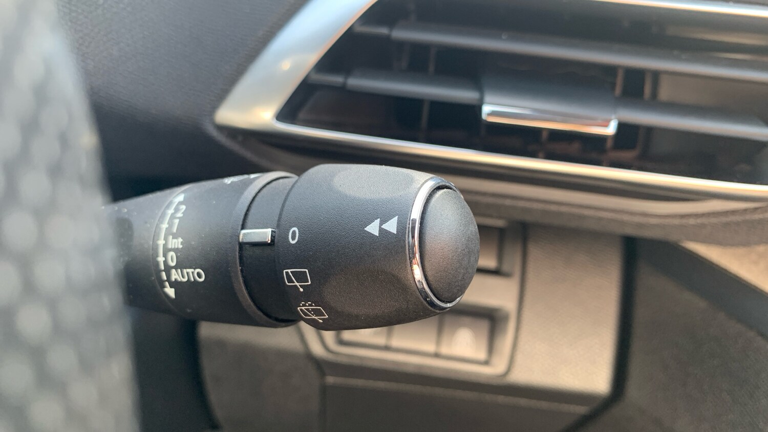 Used Peugeot 3008 2018 for sale - 78206009: Photo 28