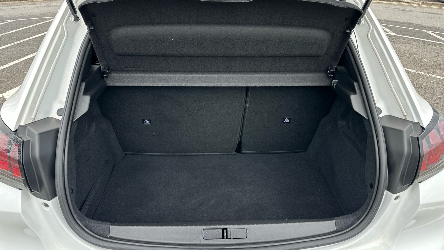 Used Peugeot 208 2023 for sale - 77706007: Photo 19