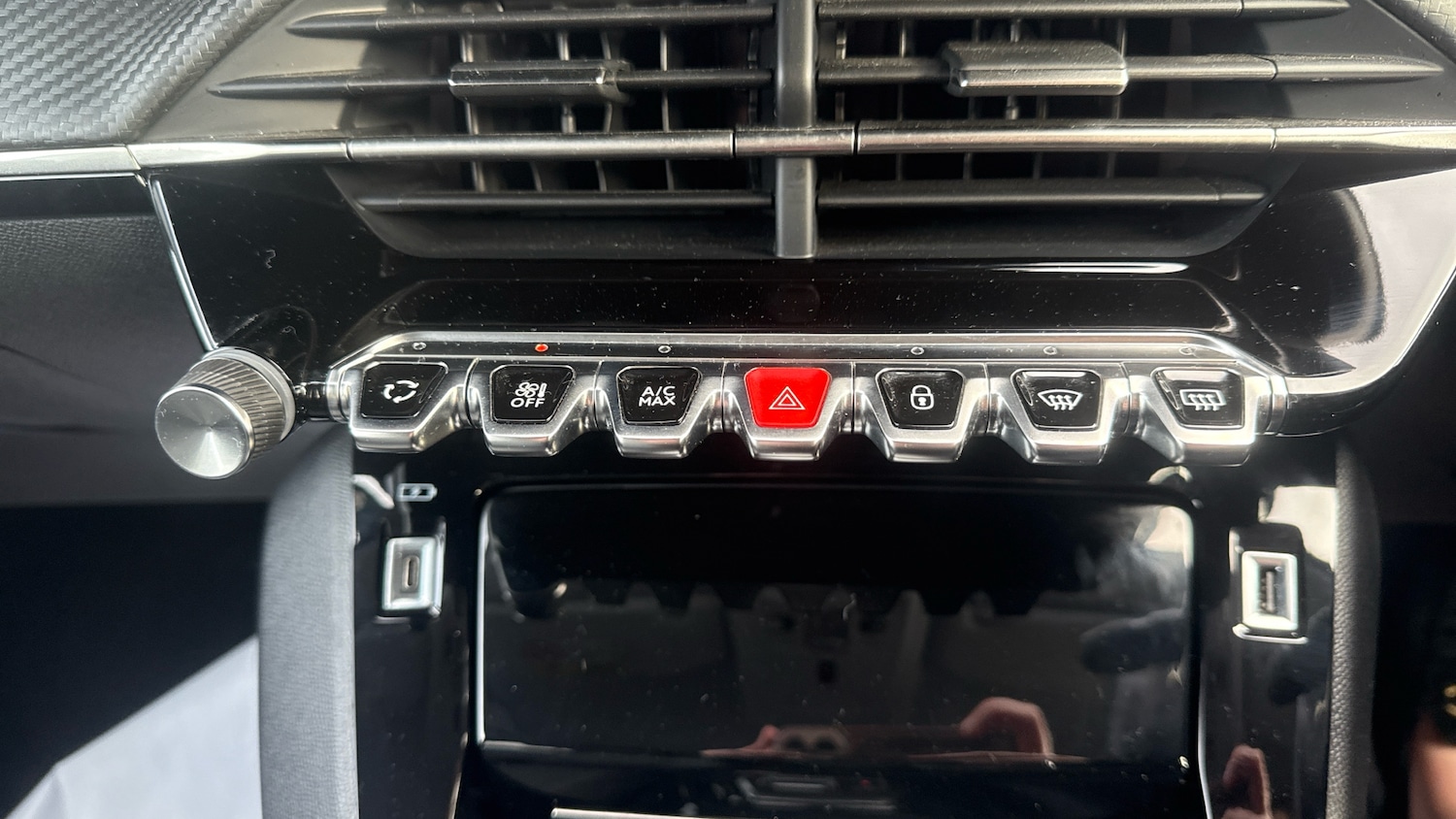 Used Peugeot 208 2024 for sale - 76887951: Photo 28