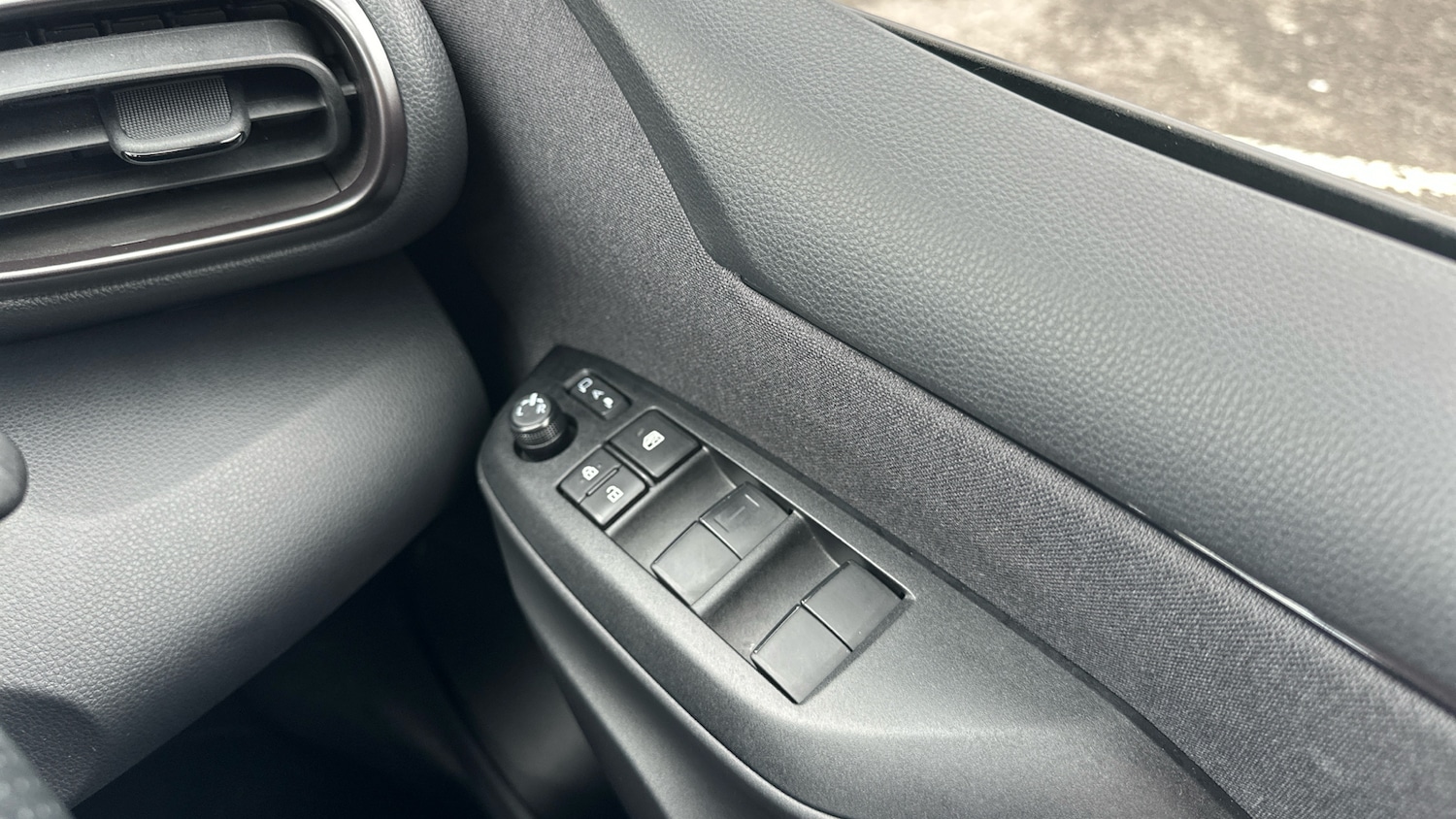 Used Toyota Yaris 2023 for sale - 77511904: Photo 22