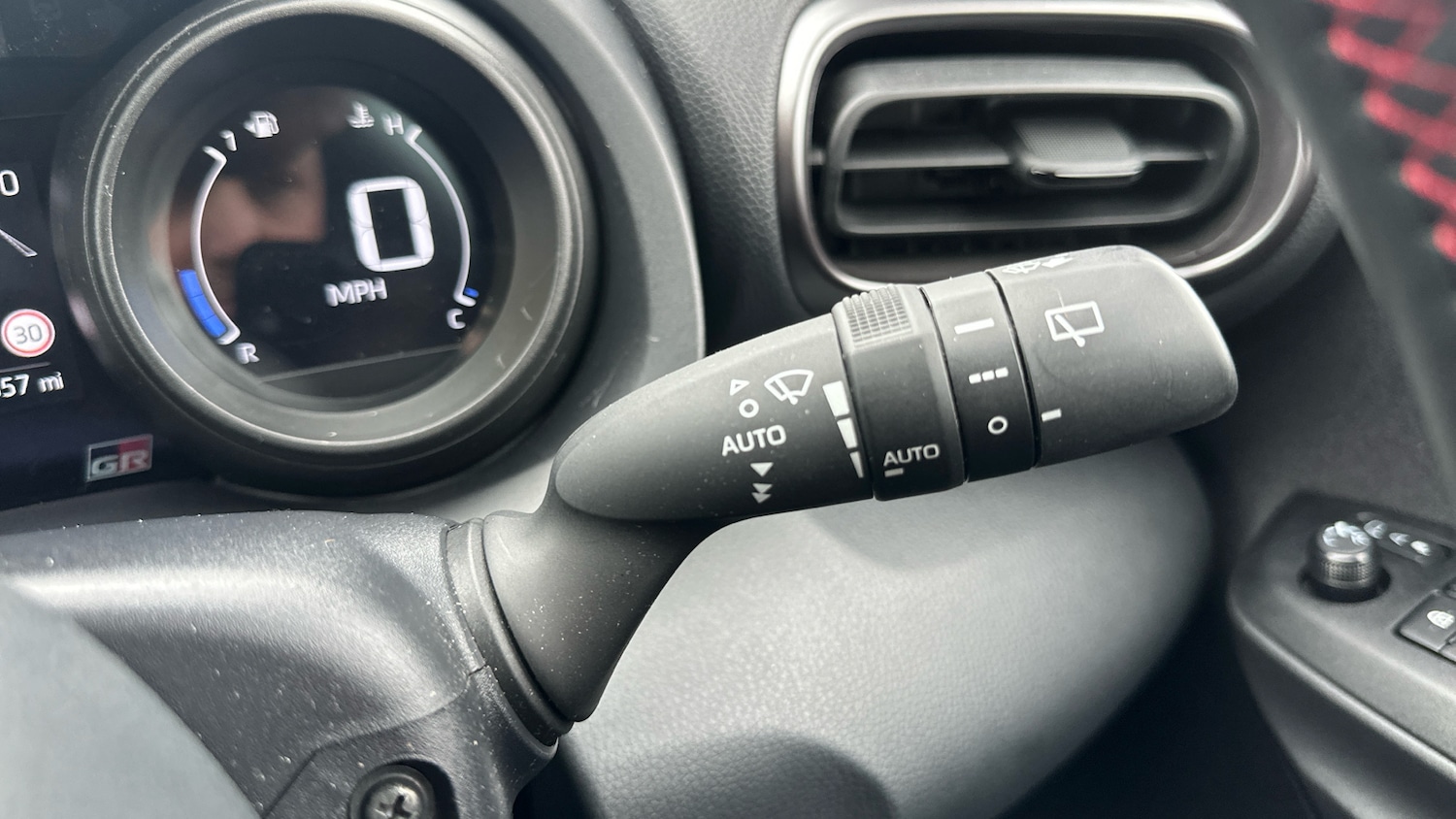 Used Toyota Yaris 2023 for sale - 77511904: Photo 28