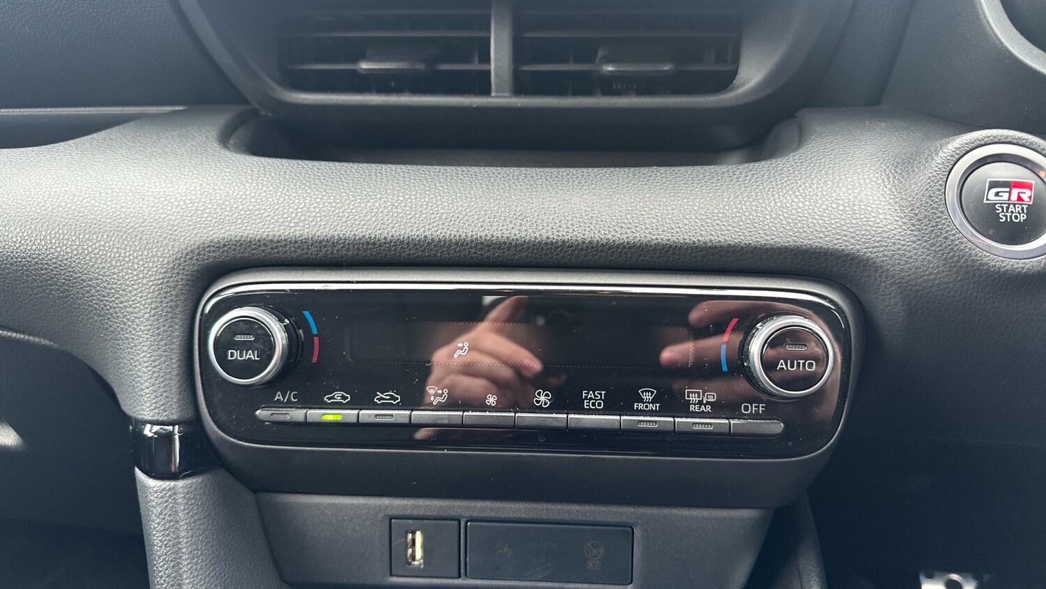 Used Toyota Yaris 2023 for sale - 77511904: Photo 37