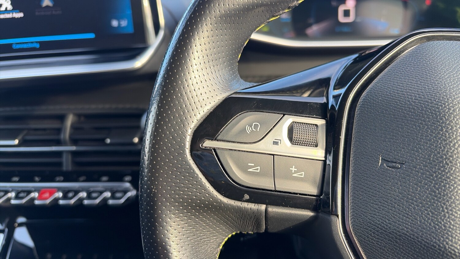 Used Peugeot 2008 2020 for sale - 77121170: Photo 24