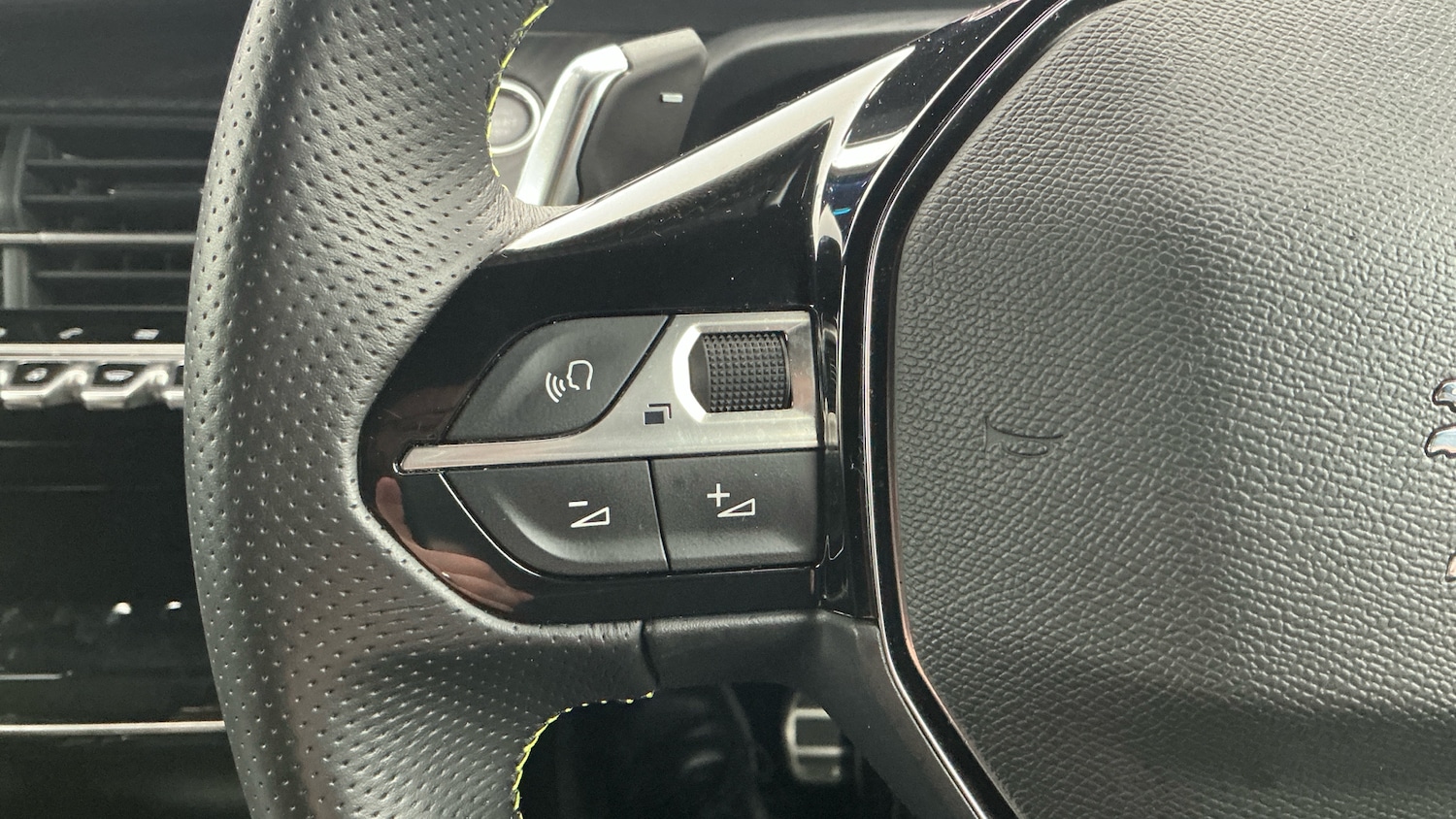 Used Peugeot 208 2023 for sale - 77268691: Photo 24