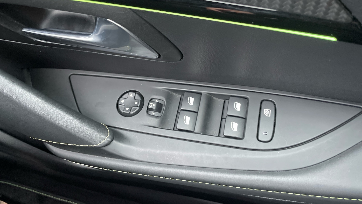 Used Peugeot 208 2022 for sale - 76359112: Photo 22