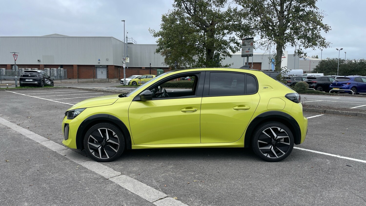Used Peugeot 208 2024 for sale - 76271368: Photo 6