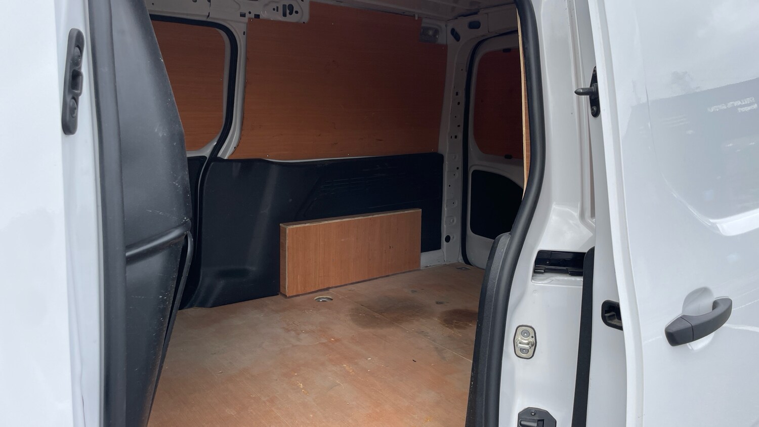 Used Citroen Berlingo 2024 for sale - 76021563: Photo 37