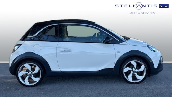 Used Vauxhall ADAM 2015 for sale - 76202073: Photo 2