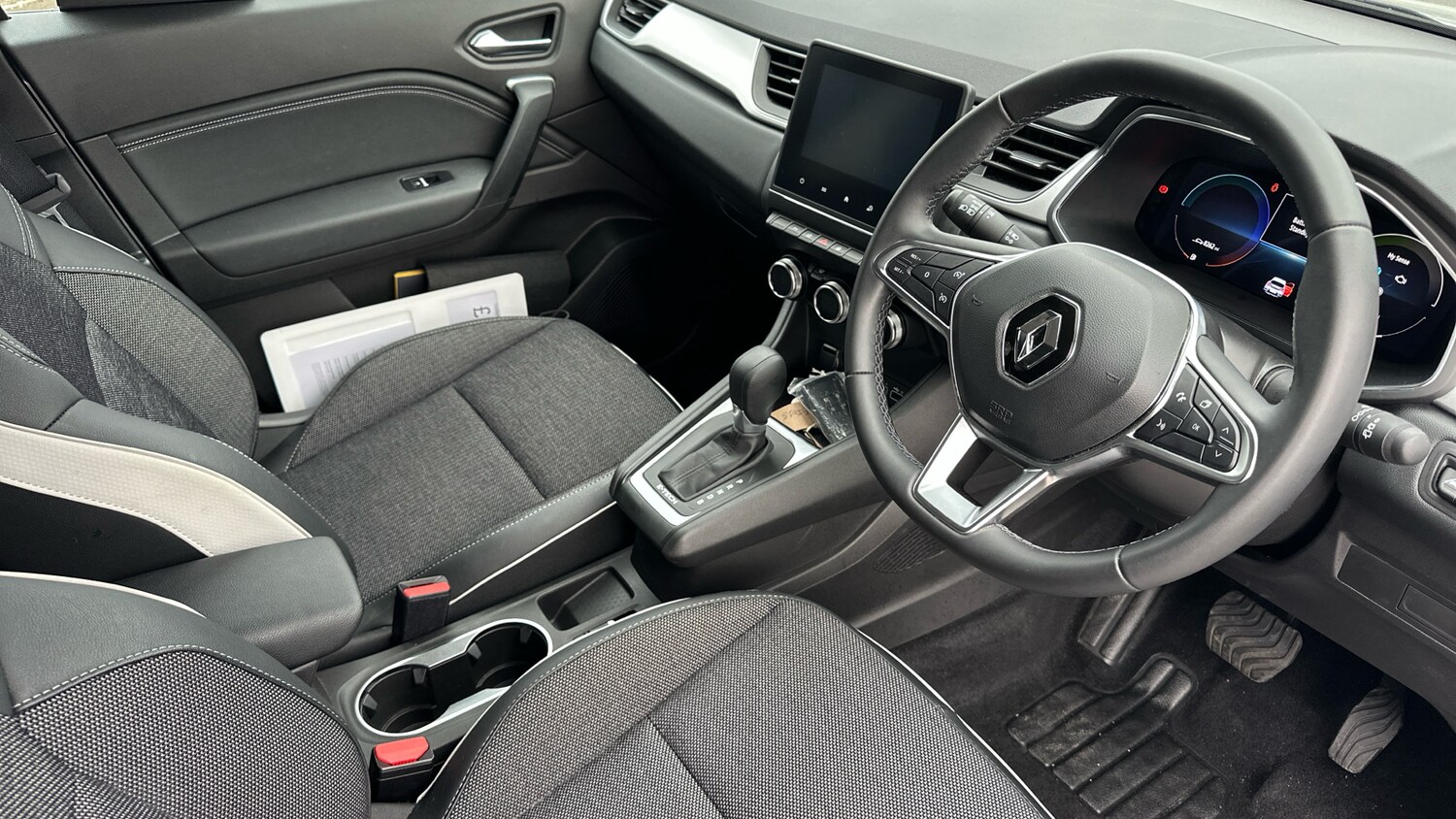 Used Renault Captur 2023 for sale - 77684967: Photo 11