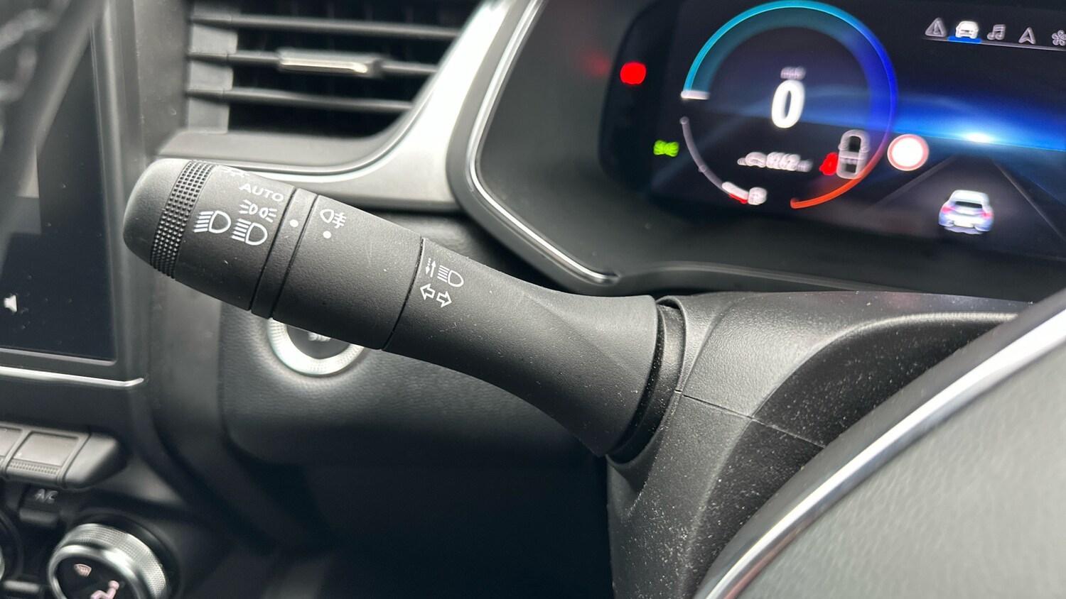 Used Renault Captur 2023 for sale - 77684967: Photo 27