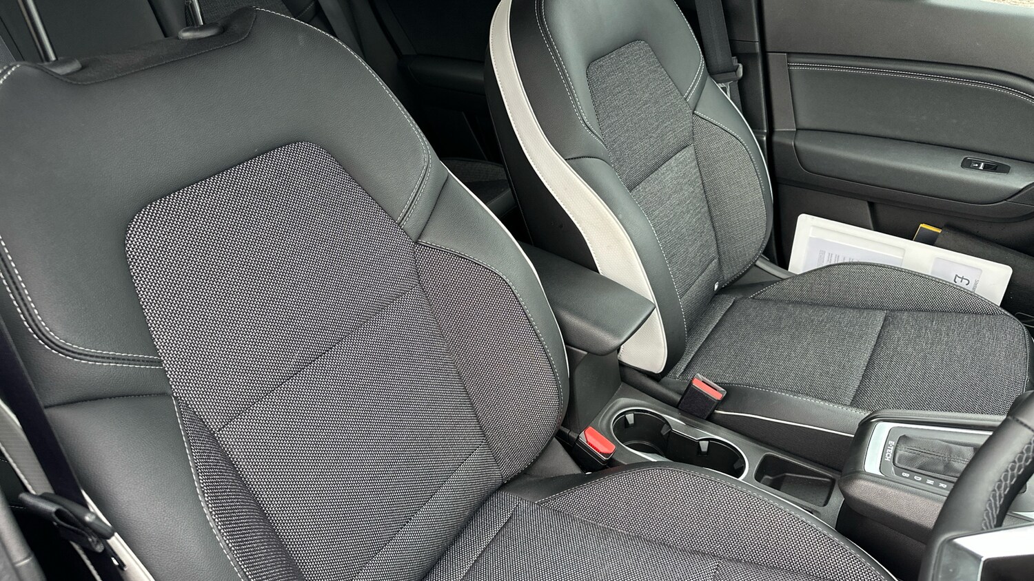 Used Renault Captur 2023 for sale - 77684967: Photo 42