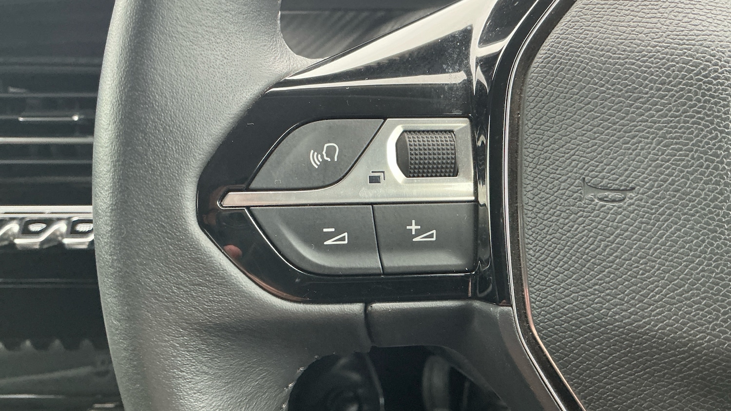 Used Peugeot 2008 2022 for sale - 76574318: Photo 23