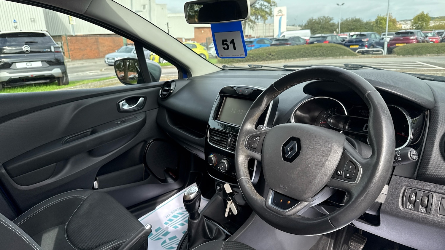 Used Renault Clio 2017 for sale - 76110276: Photo 11