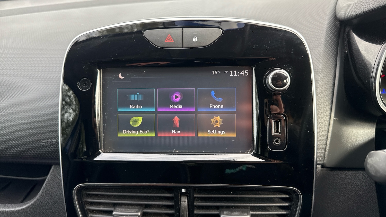 Used Renault Clio 2017 for sale - 76110276: Photo 28