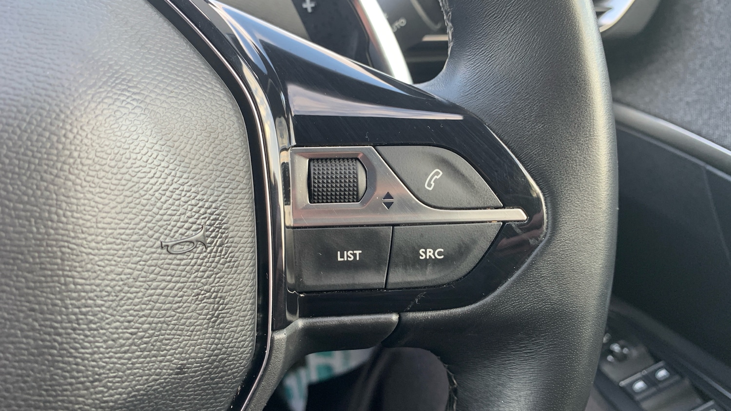 Used Peugeot 3008 2023 for sale - 76359079: Photo 24