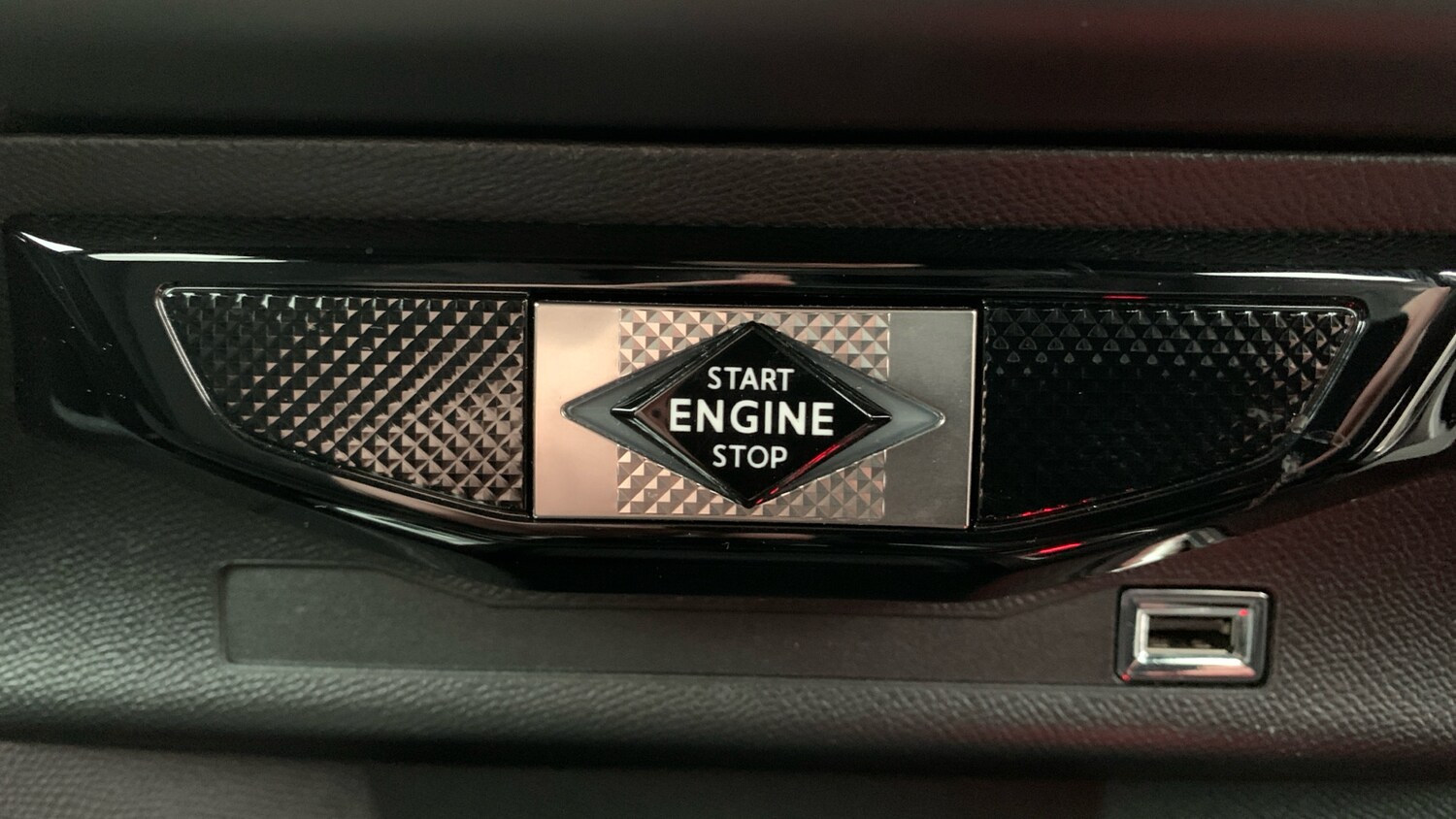 Used DS Automobiles DS 3 Crossback 2021 for sale - 77427062: Photo 18