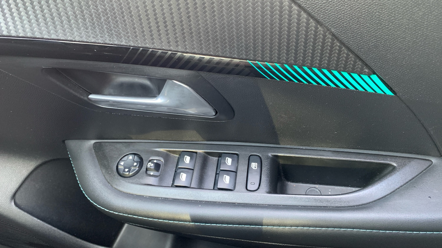 Used Peugeot 208 2020 for sale - 77018060: Photo 22